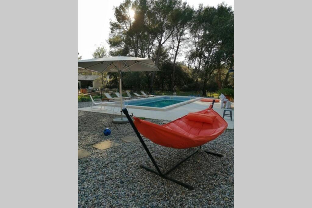 マザン Gite Dans Les Pins Avec Piscineヴィラ エクステリア 写真